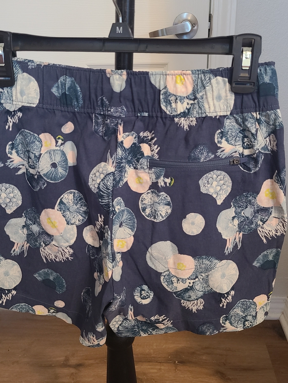 The North Face Navy Blue Floral Tie-Waist Shorts - Picture 2 of 3